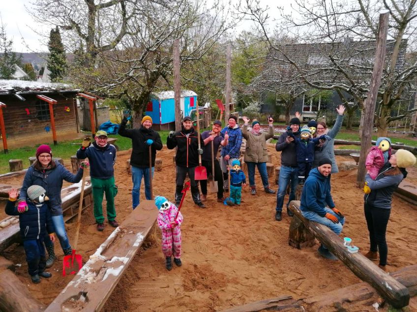 Gruppenbild im Sandkasten